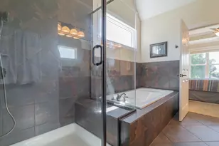 2255 Naples Dr, Valparaiso, IN 46385 - Photo 32