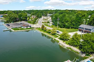 7912 Lake Shore Dr, Cedar Lake, IN 46303 - Photo 4