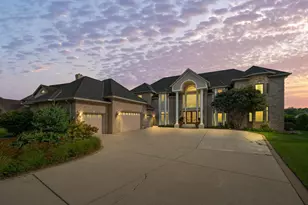 459 Surrey Hill Ln, Valparaiso, IN 46385 - Photo 4