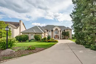 459 Surrey Hill Ln, Valparaiso, IN 46385 - Photo 4