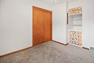 7911 Jackson Ave, Munster, IN 46321 - Photo 10