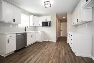 10524 Coyote Trl, Wheatfield, IN 46392 - Photo 12