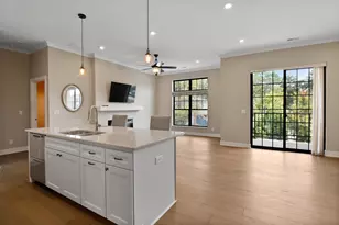 208 N Campbell St, Valparaiso, IN 46385 - Photo 4