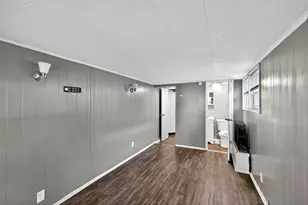 112 W 13th St, La Porte, IN 46350 - Photo 10