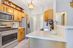 8109 Victoria Pl, Crown Point, IN 46307 - Photo 10