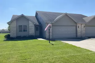 523 Hidden Oak Dr, Hobart, IN 46342 - Photo 1