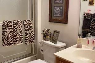 523 Hidden Oak Dr, Hobart, IN 46342 - Photo 16