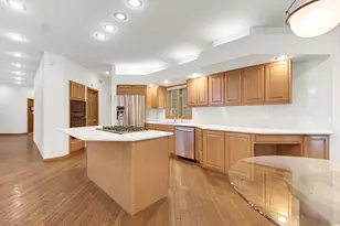 2102 Emmett Ct, Valparaiso, IN 46385 - Photo 14