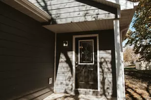 106 E Trett St, Wheatfield, IN 46392 - Photo 2