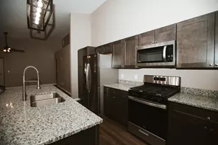 106 E Trett St, Wheatfield, IN 46392 - Photo 10