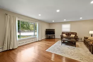 744 S Court St, Crown Point, IN 46307 - Photo 8