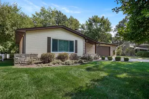 744 S Court St, Crown Point, IN 46307 - Photo 2