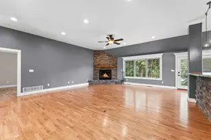 2655 Vivante Dr, Valparaiso, IN 46385 - Photo 8