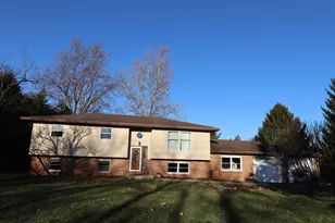 834 N 500 E, Valparaiso, IN 46383 - Photo 2