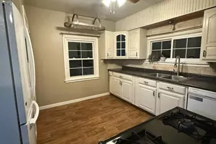 301 Hoffman St, Crown Point, IN 46307 - Photo 8