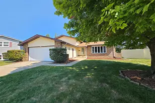 9123 Crestwood Ct, Munster, IN 46321 - Photo 6