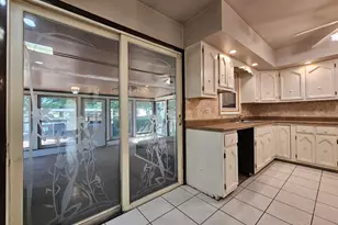 9123 Crestwood Ct, Munster, IN 46321 - Photo 8