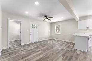 1321 Jackson St, Hobart, IN 46342 - Photo 4