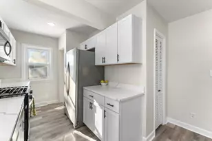 1321 Jackson St, Hobart, IN 46342 - Photo 10