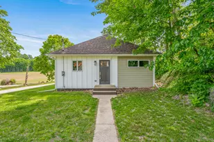 7014 N Bungalow Dr, New Carlisle, IN 46552 - Photo 12