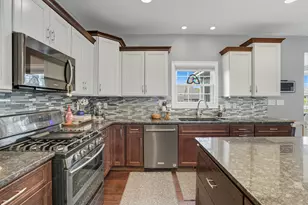 13028 Waterleaf Dr, Saint John, IN 46373 - Photo 4