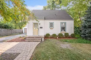 1206 Sycamore St, Crown Point, IN 46307 - Photo 2