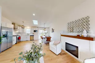 3064 Parkwood Pl, Crown Point, IN 46307 - Photo 6