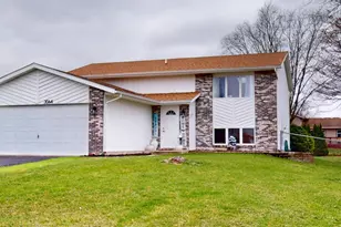 3064 Parkwood Pl, Crown Point, IN 46307 - Photo 2