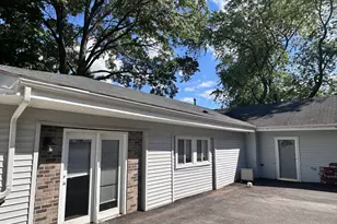 1802 Evans Ave, Valparaiso, IN 46383 - Photo 4