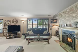 1523 Maple Pl, Schererville, IN 46375 - Photo 4