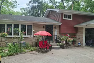 1954 Lawndale Dr, Valparaiso, IN 46383 - Photo 1