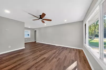 2816 W 38th Place, Hobart, IN 46342 - Photo 8