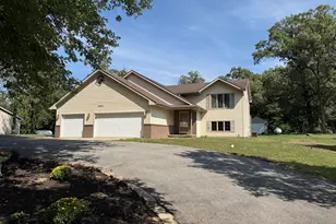 10603 Georgetown Dr, Demotte, IN 46310 - Photo 2