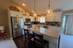 2307 Legend Cir, Chesterton, IN 46304 - Photo 4