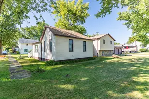 207 N Washington St, Wanatah, IN 46390 - Photo 2