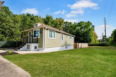 1297 W 17th Avenue, Gary, IN 46407 - Photo 2