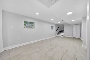 1297 W 17th Ave, Gary, IN 46407 - Photo 12