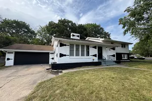 2274 Hendricks St, Gary, IN 46404 - Photo 2