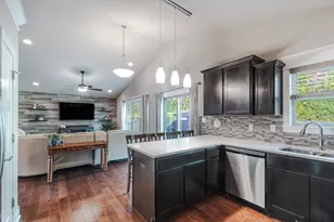 4010 Crown Dr, Valparaiso, IN 46383 - Photo 12