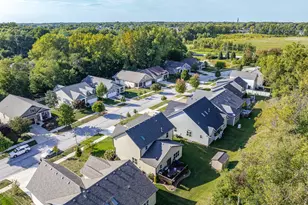 4010 Crown Dr, Valparaiso, IN 46383 - Photo 44