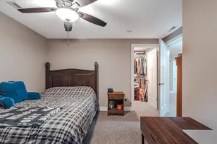 4010 Crown Dr, Valparaiso, IN 46383 - Photo 38