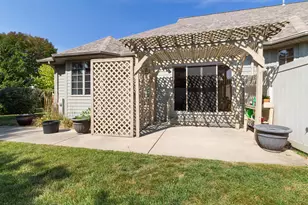 822 Boxwood Dr, Munster, IN 46321 - Photo 24