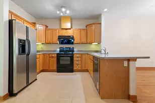 822 Boxwood Dr, Munster, IN 46321 - Photo 6