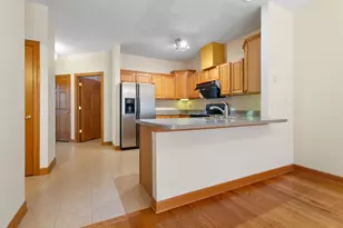 822 Boxwood Dr, Munster, IN 46321 - Photo 8