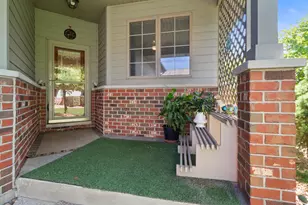 822 Boxwood Dr, Munster, IN 46321 - Photo 2