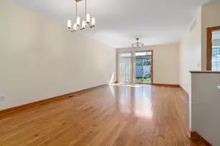 822 Boxwood Dr, Munster, IN 46321 - Photo 12