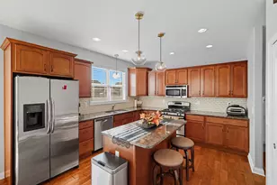 3353 Field Hawk Dr, Valparaiso, IN 46383 - Photo 8