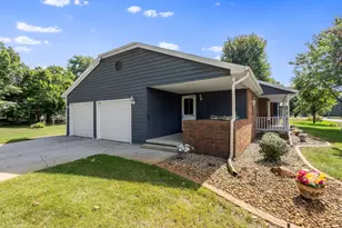 1905 Juniper St SW, Demotte, IN 46310 - Photo 4