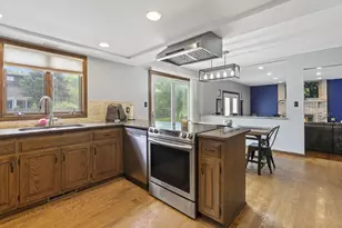 9807 Ivy Ln, Munster, IN 46321 - Photo 8