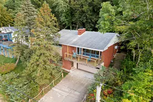 125 E Lake Front Dr, Beverly Shores, IN 46301 - Photo 4